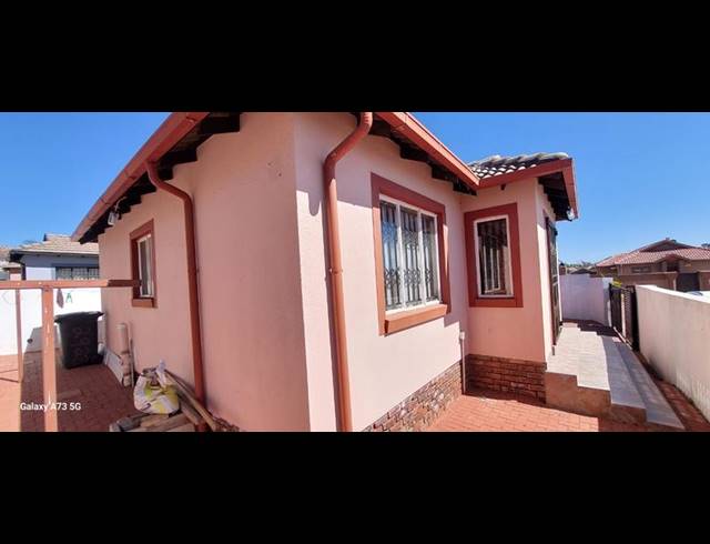 3 BEDROOM HOUSE FOR SALE IN AMANDASIG